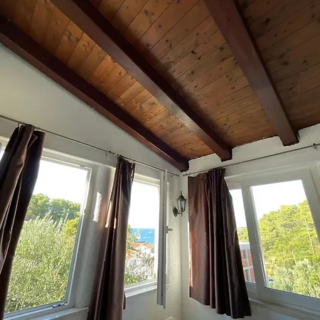 Apartment By The Sea Cove Donja Kruscica - Donja Krusica, Solta - 15636
